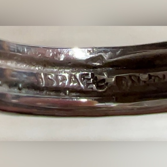 Vintage Designer Signed Israel Handmade Ribbed Brutalist Band Ring, Size 6.5 - Picture 7 of 11